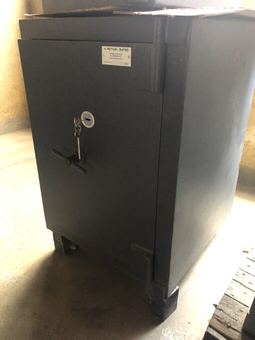 Medium Mutual Float Safe - Image 3