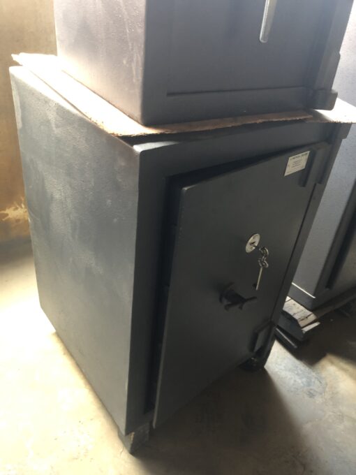 Medium Mutual Float Safe - Image 4
